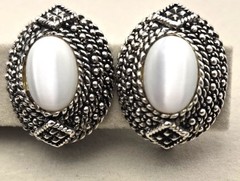 Vintage Estate Clip-On Glam Retro Earrings Faux-Pearl Gold/Silver Tone 1970-90s