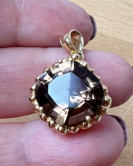 VINTAGE 14K YELLOW GOLD LARGE CUSHION CUT SMOKY QUARTZ PENDANT CHARM NECKLACE