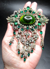 EISENBERG ORIGINAL Ultra RARE 5″ Green Rhinestone BAKELITE Vintage Pin Brooch