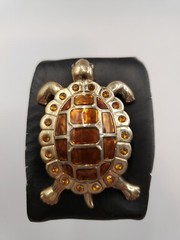 Lauren Conrad Signed Vintage Turtle Pin Brooch Gold Tone Honey-Colored Enamel
