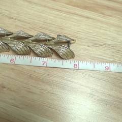 Vintage Lisner Gold Tone Textured Leaf Link Bracelet Mid-Century Modern Jewelry