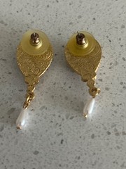Vtg 1928 Jewelry Brand Porcelain Pastel Rose Pierced Earrings NOS…