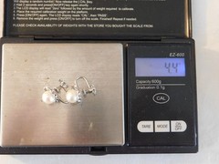 White Pearl 18K White Gold Earrings Vintage Screw Backs 750