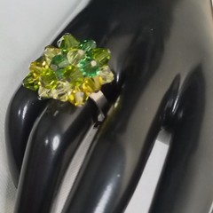 Vintage Silver Tone Green Glass Bicone Bead Headpin Cluster Dome Cocktail Ring 7