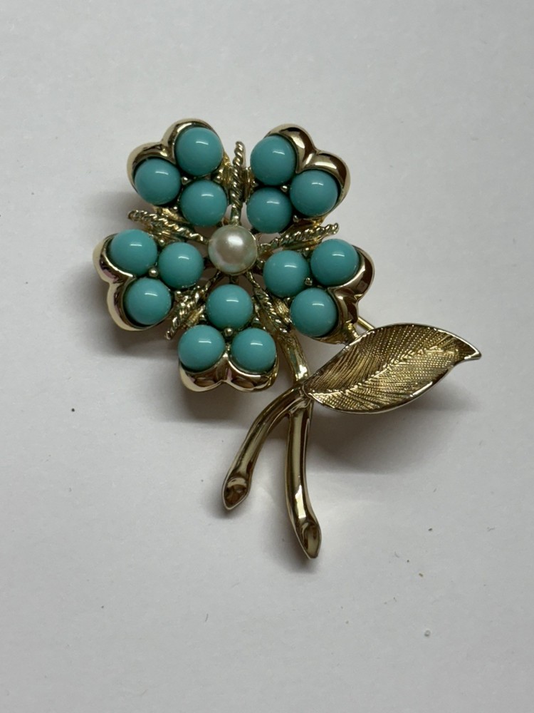 Sarah Coventry Flower Brooch Gold Tone Floral Pin and clip on earrings blue