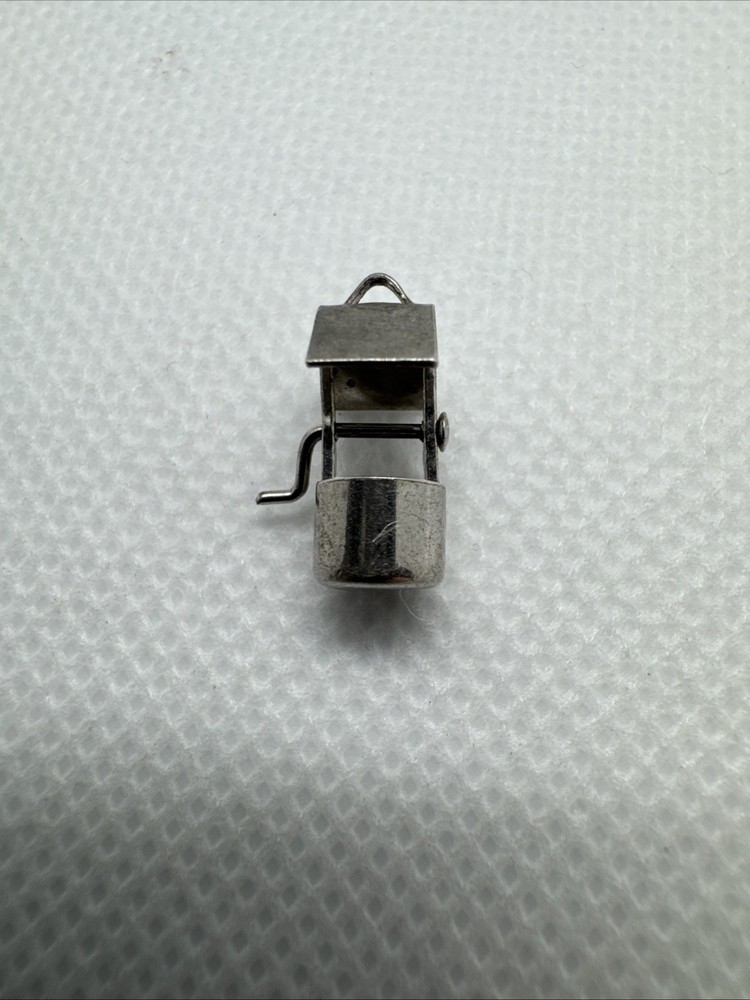 Vintage Sterling Silver 925 Wishing Well Moveable Bucket Crank Charm C2