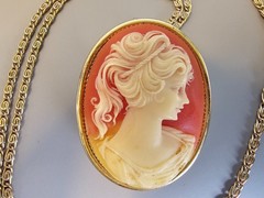 Vintage Cameo Perfume Locket Brooch Pendant Necklace 1970s Solid Perfume Intact