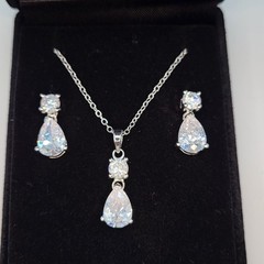 Lovely vintage necklace earrings silver plated teardrop pear stones bridal gift