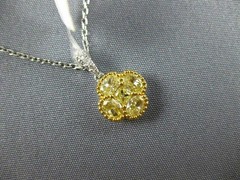 1.03CT WHITE & FANCY YELLOW DIAMOND 18K 2 TONE GOLD FLOWER 4 LEAF CLOVER PENDANT