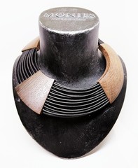 Exquisite Gerda Lynggaard Monies Wavy Wood & Leather Necklace
