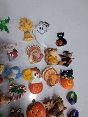 VINTAGE 45 Plus Holiday LOT CHRISTMAS Halloween PINS HALLMARK Brooches Easter