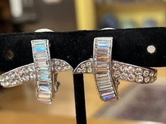 Glamorous Designer Jarin Pave’ Faceted Crystal Rhinestone Clip Earrings Sparky