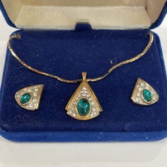 Vintage 3 Piece Jewelry Set Costume Green Gold Necklace Earrings
