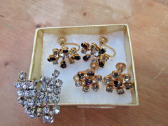 #33W antique set of 3 rhinestone earrings 1 necklace 13.5″ in long
