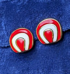 Vintage Red White Off Cream Enamel Gold Tone Clip 1″ Bold Horseshoe Earrings