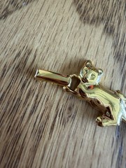 AVON Necklace Cat Kitten With Yarn Ball Link Necklace Shiny Retro Vintage 1980s