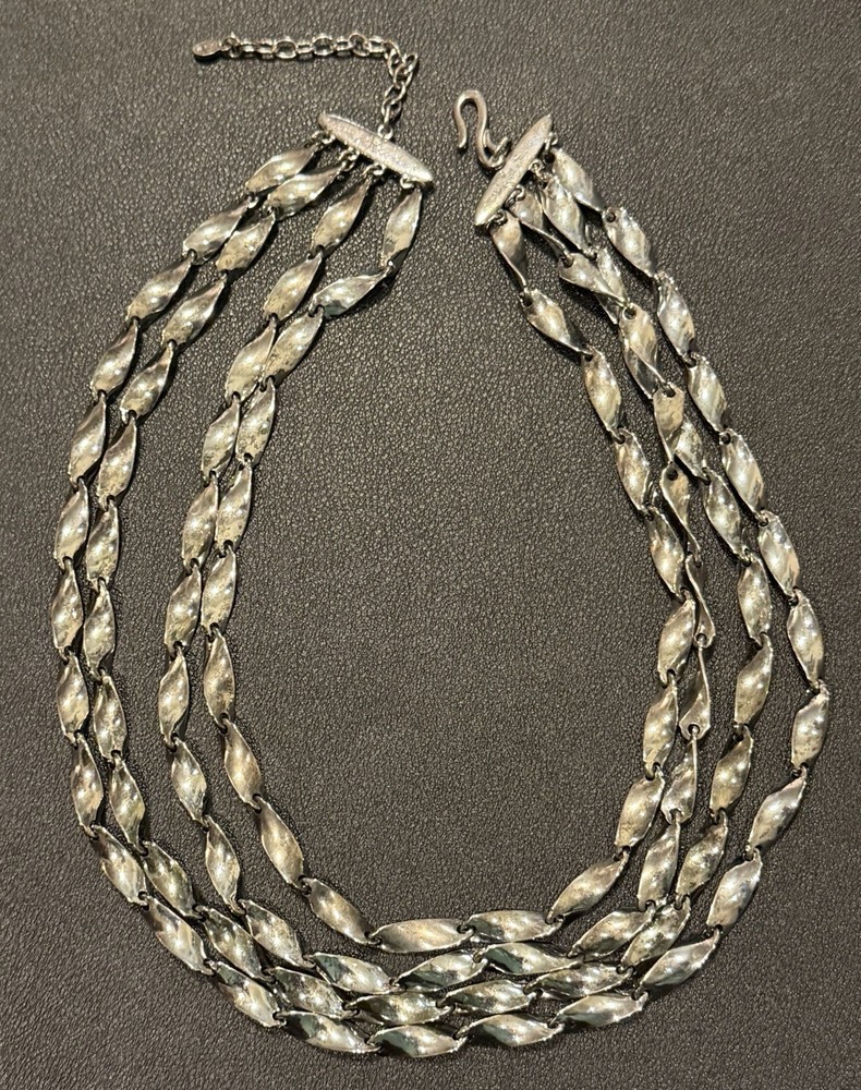 Glamorous Vintage Twisting Chain Silver Tone Bib Necklace