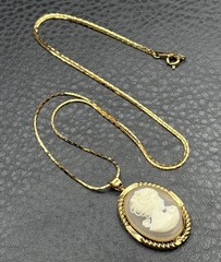 Vintage Victorian Revival Lady Cameo Pendant Gold Plated 23” Chain Necklace