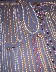 Great Lot 52 Mostly Vintage Heavier Weight Pearl Bead Necklaces Many Designs