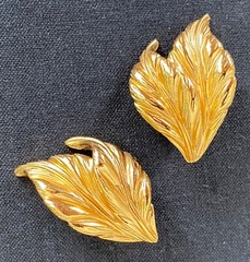 Earrings Leaf Large Gold Tone Clip On Vintage