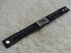 Black Vinyl Lizard Snap Strap Bracelet (A34)