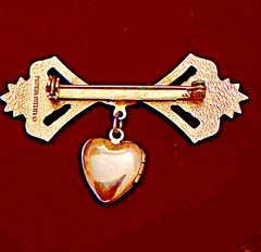 Lillian Vernon Heart Brooch Locket Dangles From Bar Light Gold 2.0″ Dainty Vtg.