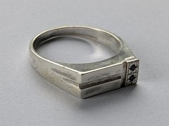 Vintage men’s Signet ring sterling silver 925 Size 11 Weight 4.89 g Black gems.