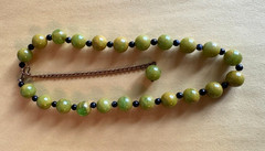 Antique 1930s 1940s Bakelite Beaded Necklace in Olive Green w/Black Beads