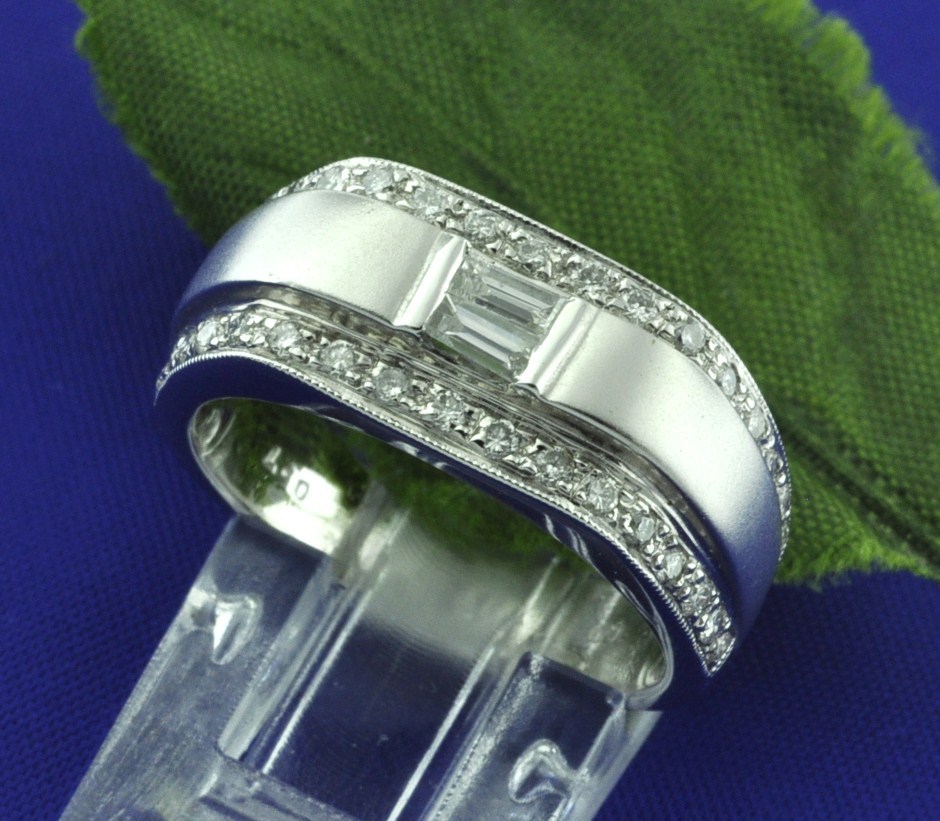 0.50 ct 18k Solid White Gold ladies Natural Diamond Ring 7.4 gram MADE IN USA
