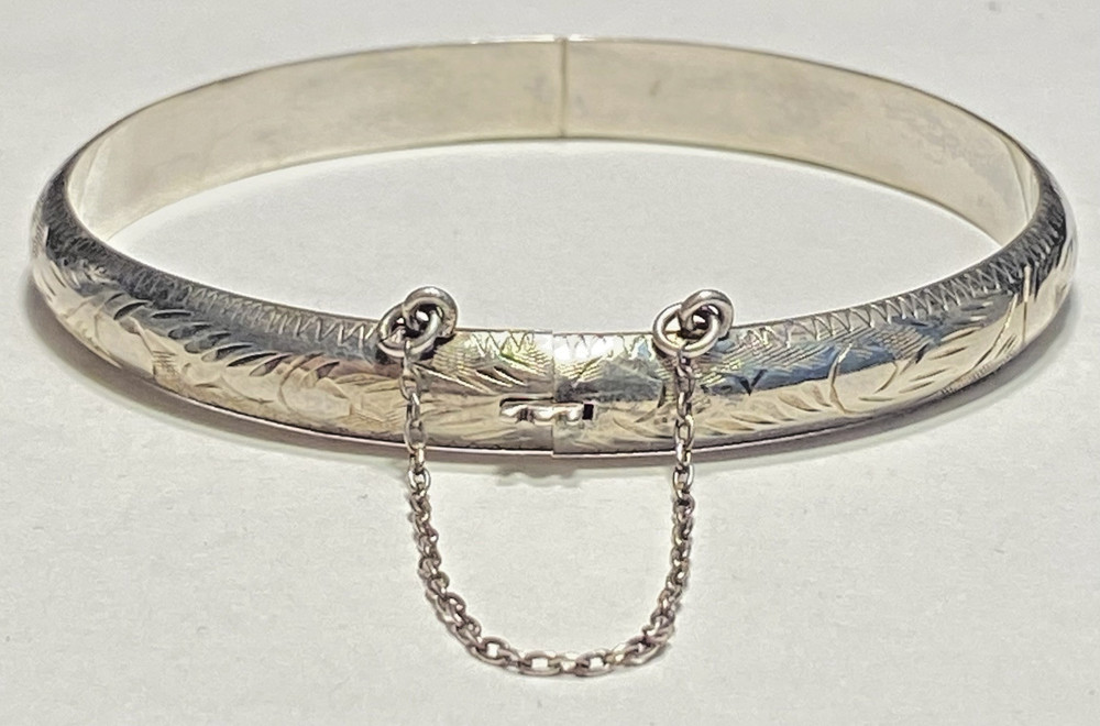 Vintage 925 Sterling Silver Hinged Bangle Bracelet 2.25″ Diameter, 8.1 grams