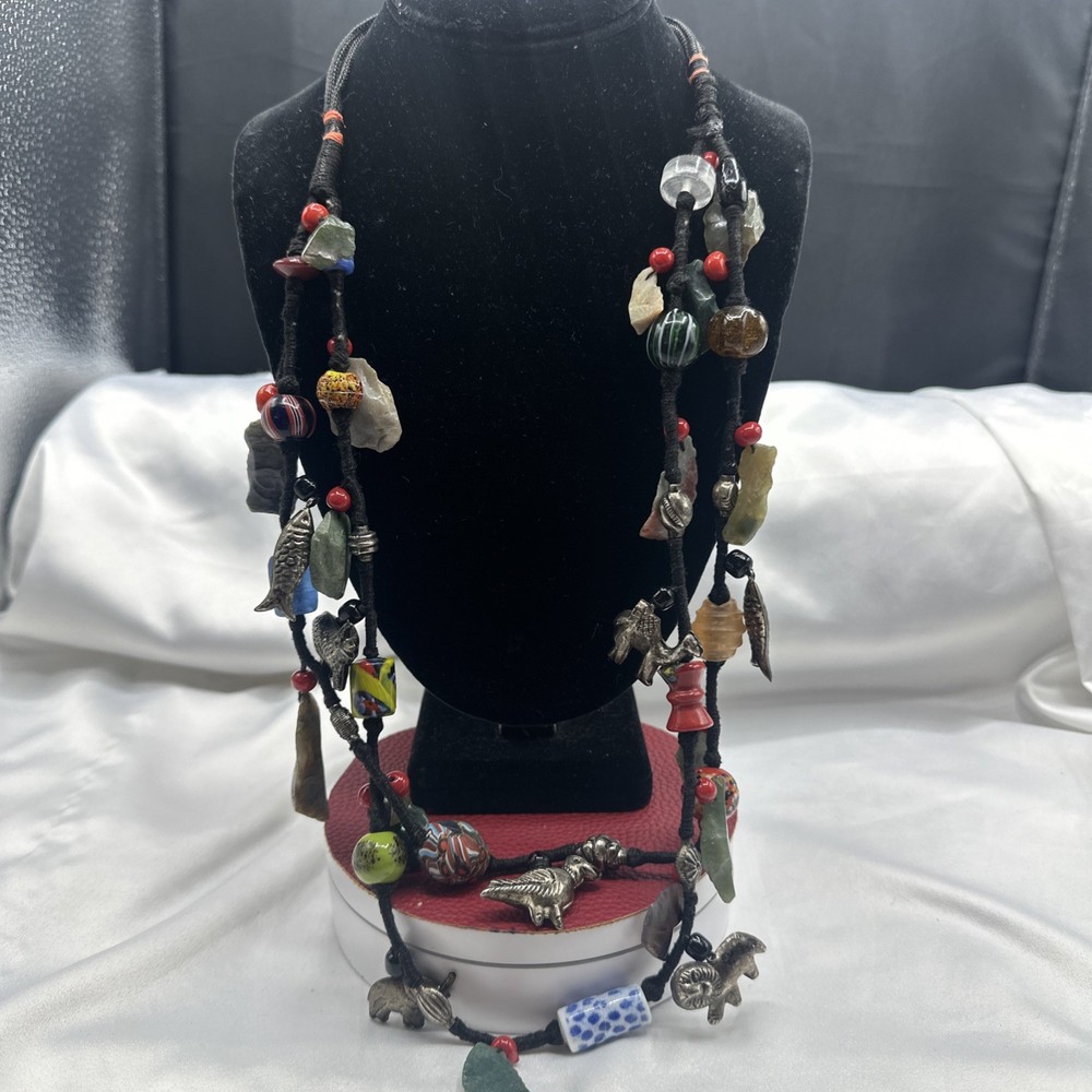 Vtg Indian Glass Beads Stone Nuggets and Seven Puffed Animals Cord Necklace.Read