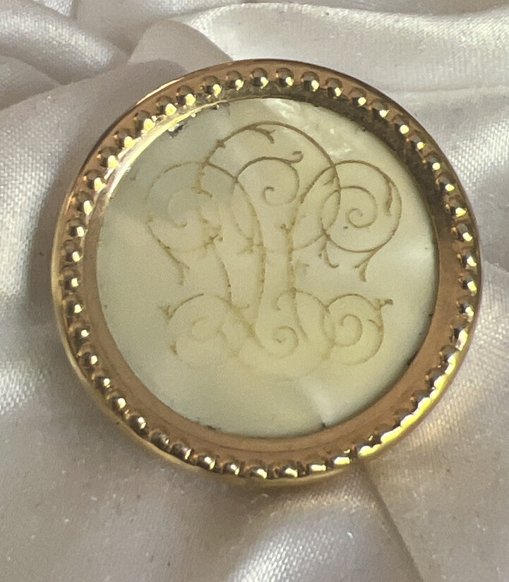 Vintage Gold Swirl Mother of Pearl Brooch Pin – General MFG U.S.A Gold Tone