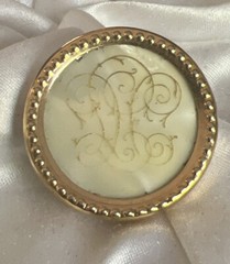 Vintage Gold Swirl Mother of Pearl Brooch Pin – General MFG U.S.A Gold Tone