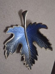 Maple leaf figural brooch, silvertone finish, blue ombre design
