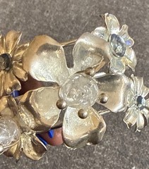 Vintage Flower Braelet w/ Rhinestones