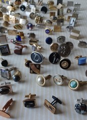 Lot 160 VTG Single Cufflinks Mixed Styles Tones Repurpose Jewelry Some Wear