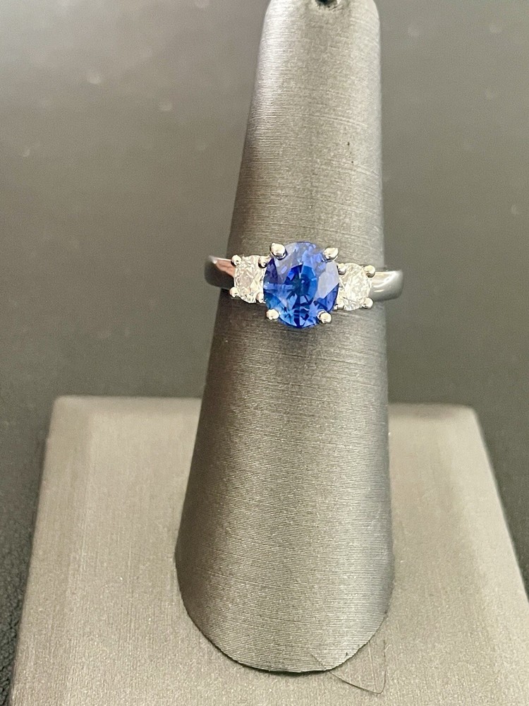Gorgeous Platinum 1.65CT Sapphire And 0.66CTW Diamond Ring. Size 6 (FL429