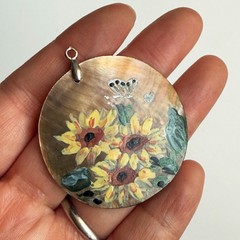 Unique Hand-painted on Natural Shell MOP Pendants For Jewelry Making