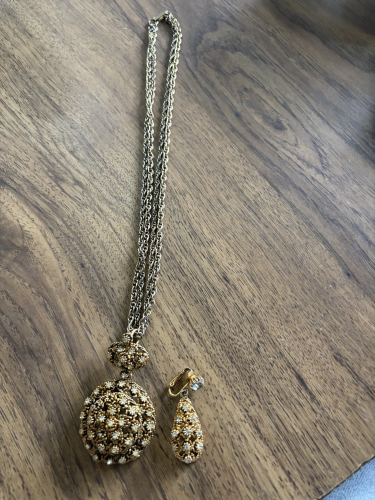 VTG CELEBRITY NY Cabochon Rhinestone Pendant Chain 18” Necklace
