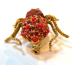 JOAN RIVERS CRITTER COLLECTION ORANGE CORAL CRYSTAL SPIDER PIN BROOCH