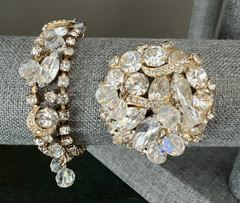 VTG. SIGNED KRAMER CLEAR RHINESTONE and CRYSTAL CHA CHA BROOCH and BRACELET SET