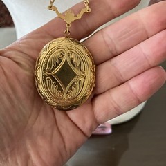 Vintage Victorian Revival Slide Chain Cameo Oval Gold Tone Chain Locker 30”