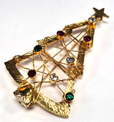 Vintage Open Wire Wrap & Multicolor Rhinestone Christmas Tree Pin / Brooch