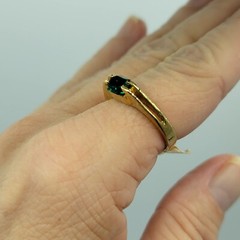 Vtg Sz 9 Ring Sm Green Cubic Zirconia 18KGE Stackable Fashion Jewelry StyS3