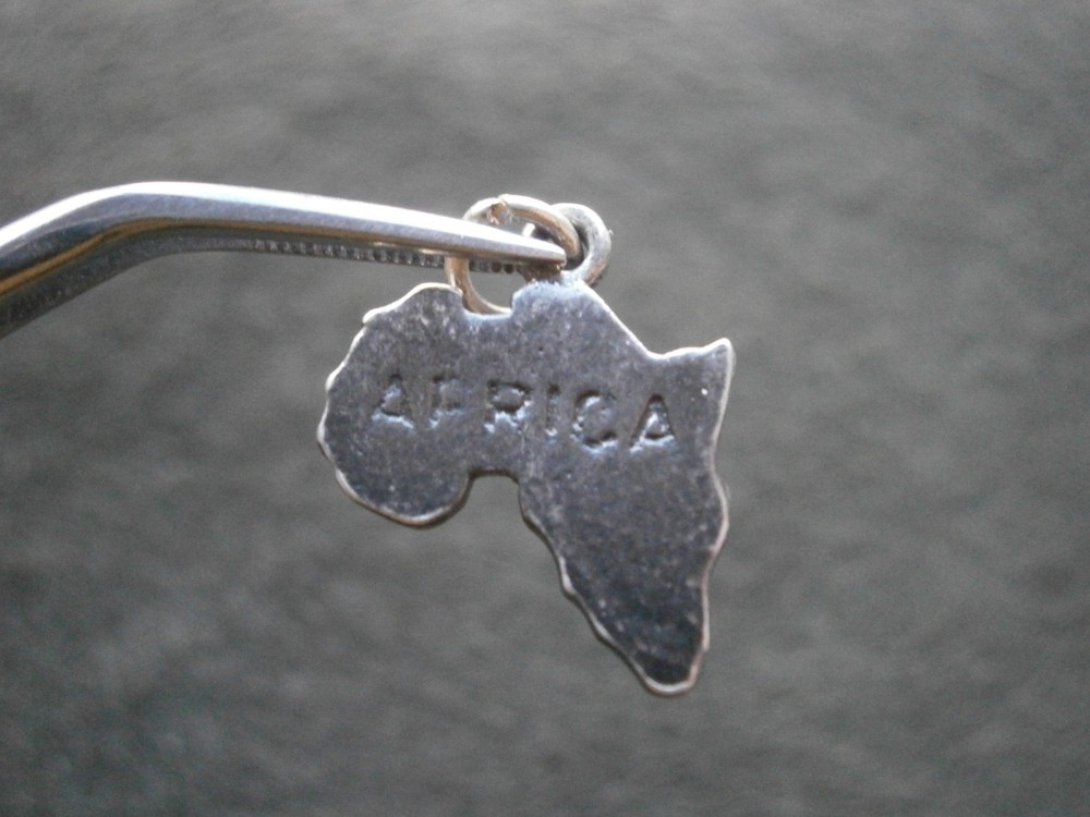 Africa Chunky Vintage Sterling Silver Travel Bracelet Charm Pendant 2.3g