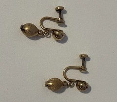 Vtg A&Z 1/20 12K Gold Filled Ball and Brushed Dangle Football Screwback Earrings