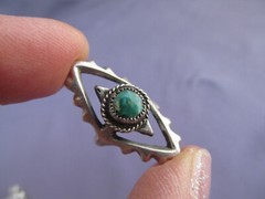 VINTAGE OLD PAWN STERLING LONG CUT OUT SPEAR ARROWHEAD TURQUOISE PINKY RING