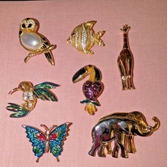 Lot Of 7 Vintage Brooches Animals Birds Rhinestone Enamel Charming Good Quality!