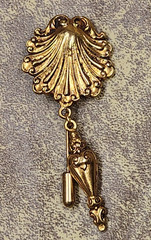 VTG Yves Saint Laurent Gold Tone Scalloped Seashell & Charm Lapel Hat Stick Pin