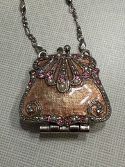 Nordstrom VCLM Signed Pearl & Rhinestone Mini Purse Figaro Chain Necklace 22”